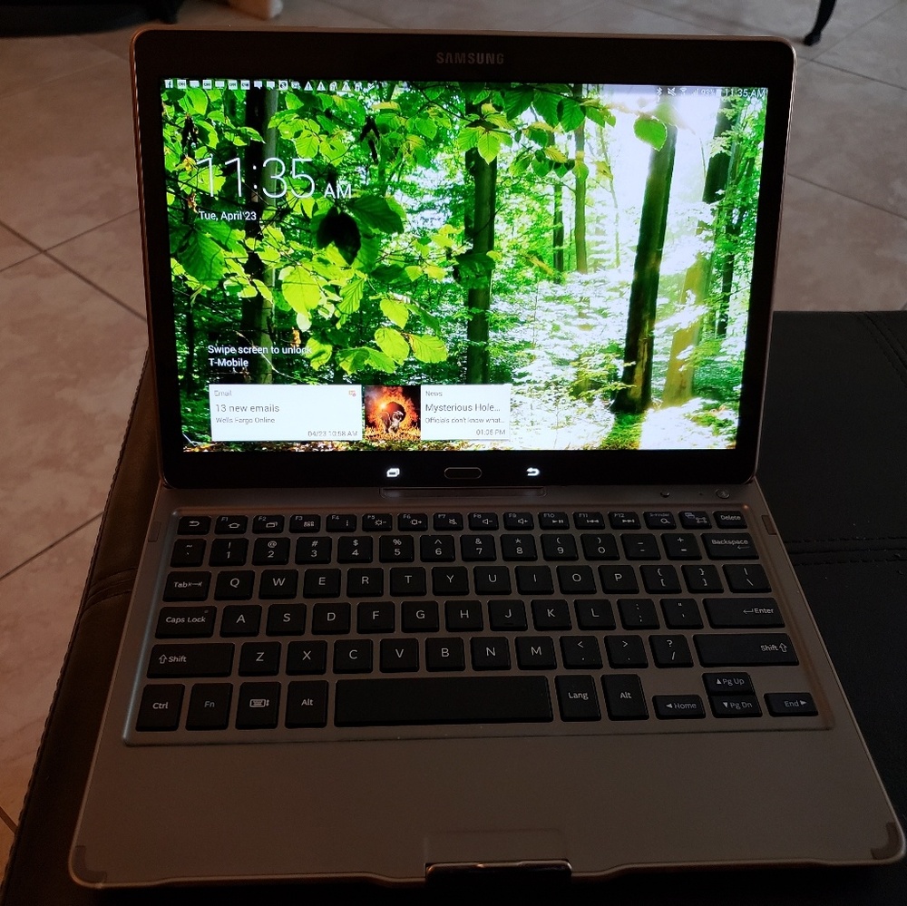 Samsung Galaxy tablet and Keyboard